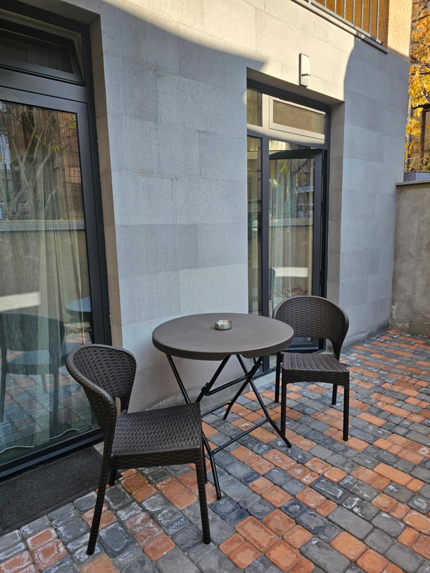 Hotel Avenue 30 Yerevan Exterior photo