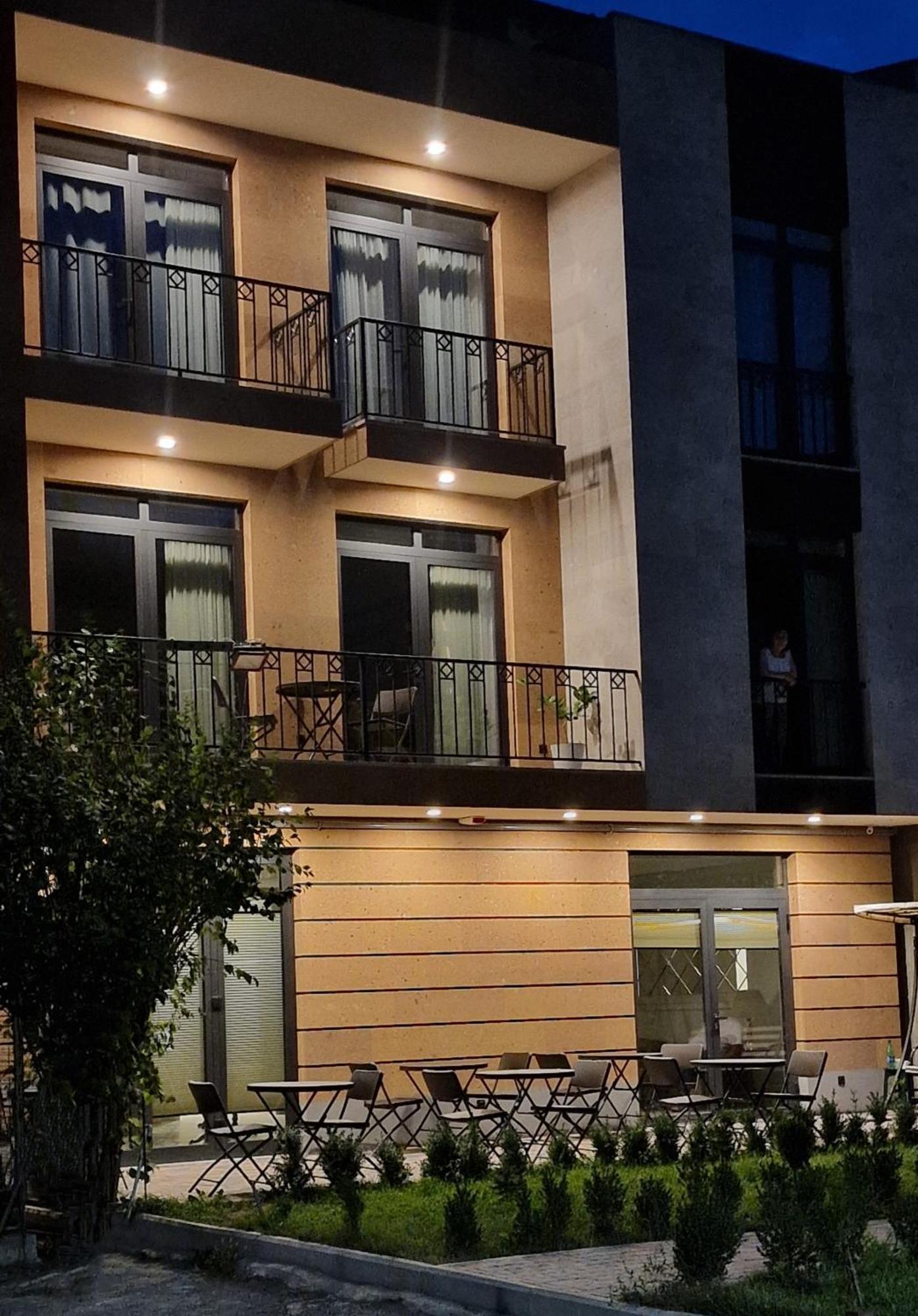 Hotel Avenue 30 Yerevan Exterior photo